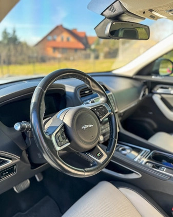 Jaguar F-Pace cena 142999 przebieg: 188000, rok produkcji 2017 z Jaworzno małe 631